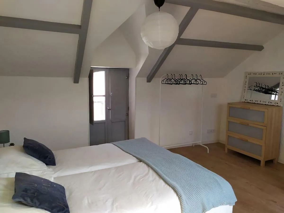 Duplex plein centre ville 10B Malestroit Appartement